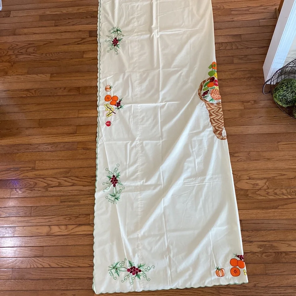 Vintage tablecloth with embroidered cornucopia and fruit/veggies, 64 x 90